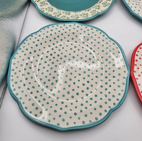 Pioneer Woman Retro Dots Dinner Plates 2 teal 1 red 1 floral - Picture 2 of 6
